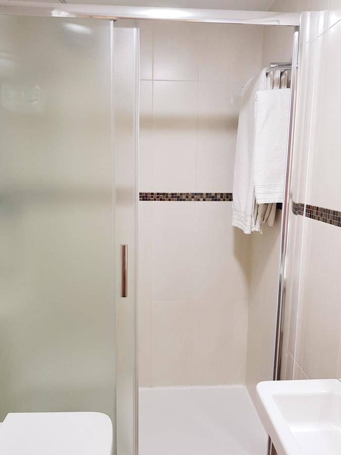 Hostal Puerta Bonita Madrid Esterno foto