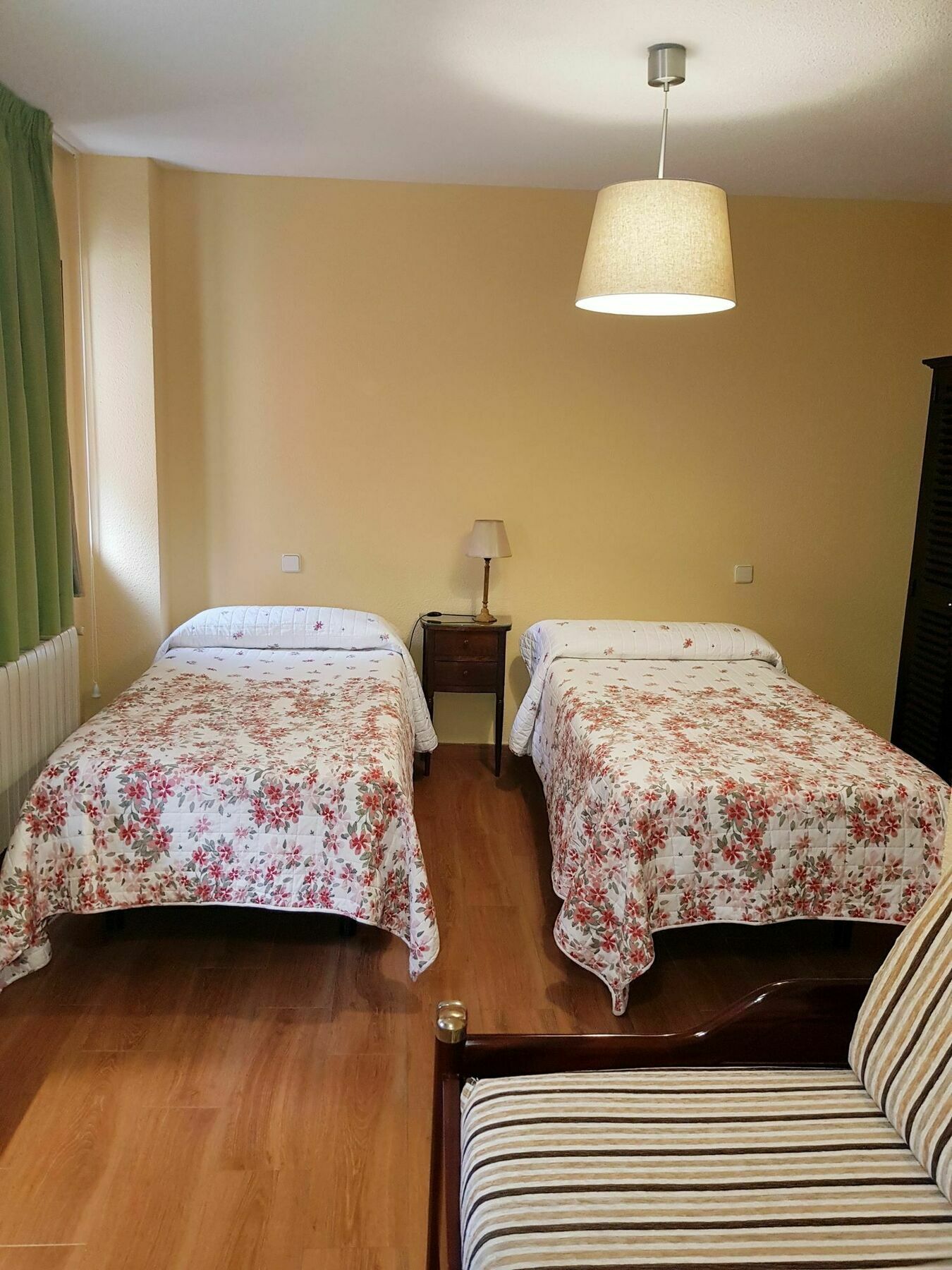 Hostal Puerta Bonita Madrid Esterno foto